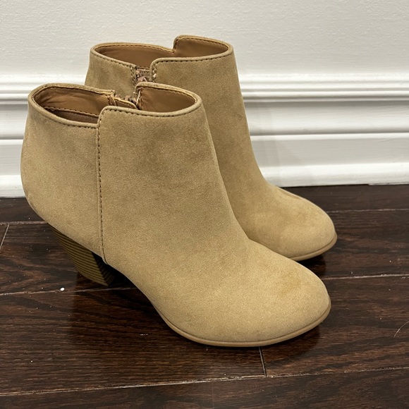 Old Navy Faux Suede Ankle Boots - Picture 3 of 7